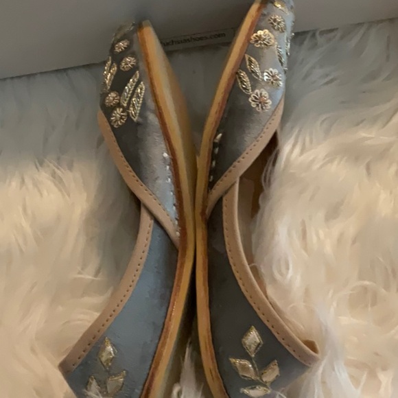 Fuchsia Gray Embroidered Women's Shoes - Picture 8 of 10